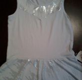 Blusa branca com detalhes prateados